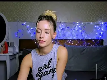 MiaBeeXX  live sex cam