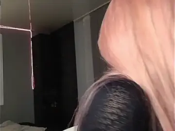 PieraMarch  live sex cam