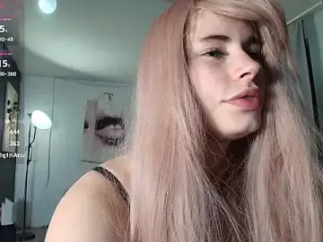 PieraMarch  live sex cam
