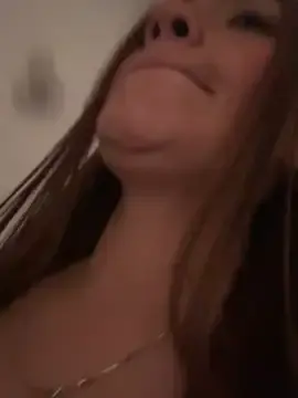 Emmily_d  live sex cam