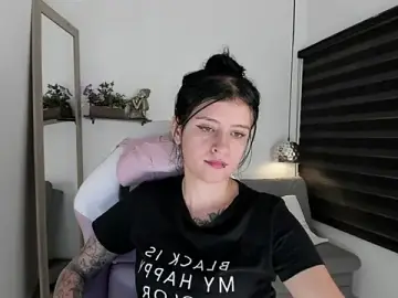 Yenny_garcia  live sex cam