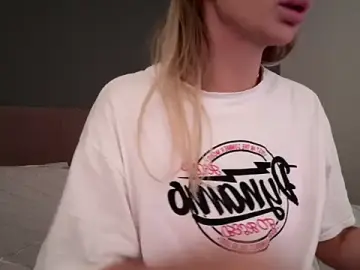KristalNight  live sex cam