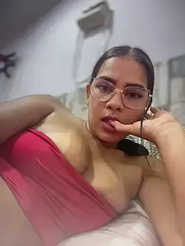 Valery_lux1  live sex cam