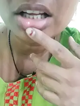 Butterfly_R  live sex cam