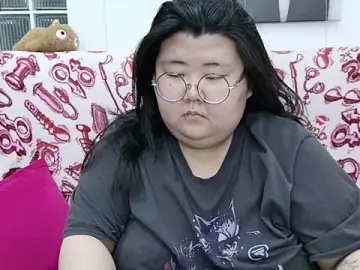 Nadine_asian  live sex cam