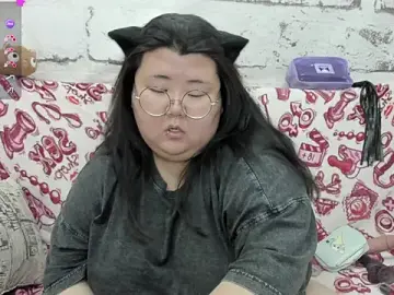 Nadine_asian  live sex cam