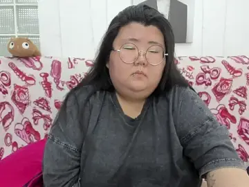 Nadine_asian  live sex cam