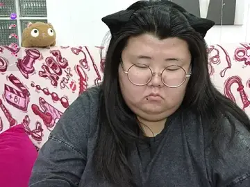 Nadine_asian  live sex cam