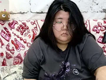 Nadine_asian  live sex cam