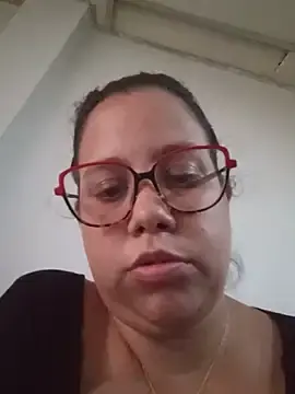 Rosu_86  live sex cam