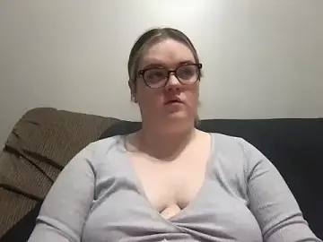 Honeyyy24  live sex cam