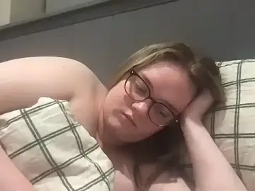 Honeyyy24  live sex cam