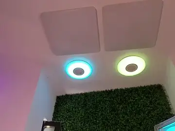 Realhotfallingdevil  live sex cam