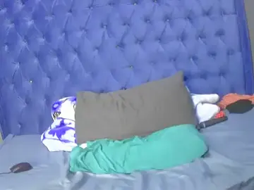 XtraHotChoc  live sex cam