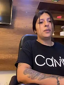 Emiirosse  live sex cam