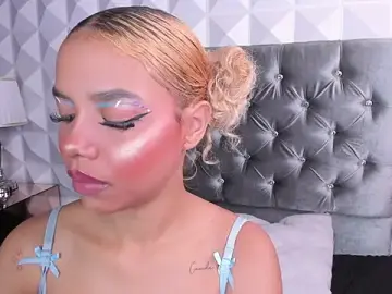 Foxy__karla  live sex cam