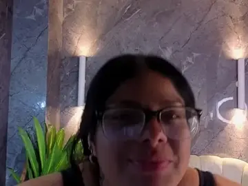 Sarah_bay_tx  live sex cam