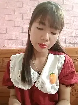 AmyLinee01  live sex cam