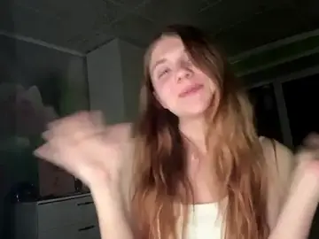 KerriHatten  live sex cam