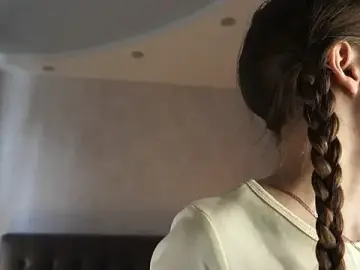 PearleKalmen  live sex cam