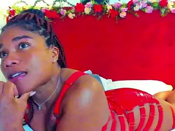 SilvannaFit  live sex cam