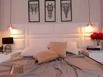Iam_yuls  live sex cam