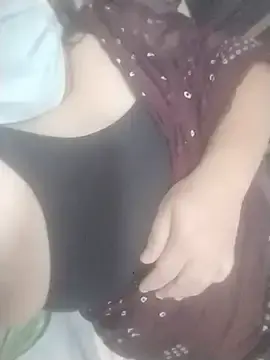 Pyaasi_bhabi321  live sex cam