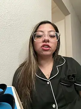Bunnygorl12  live sex cam