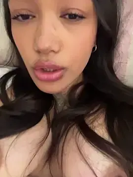 Cinnabunnss  live sex cam