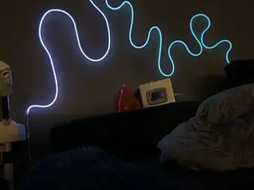 Slimthic  live sex cam