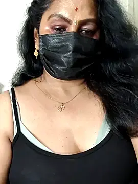 Mallu_aishwarya  live sex cam