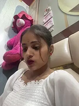 Naina11100  live sex cam