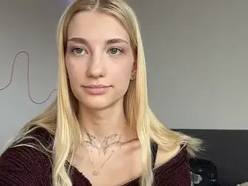 GlyndaMccannon  live sex cam