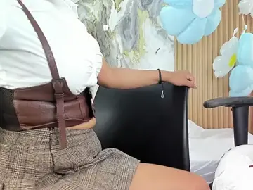 Lili_16  live sex cam