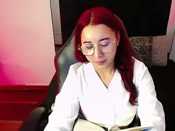 Lyrarose__  live sex cam