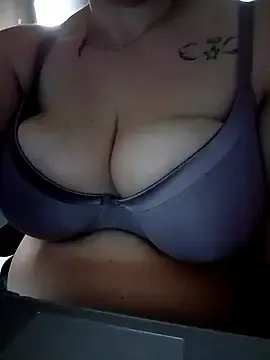 Gigi_BBW  live sex cam