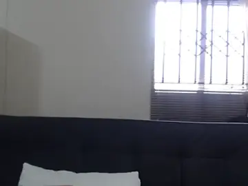 Foxybrownxx1  live sex cam