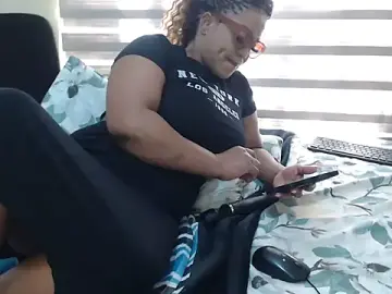 Foxybrownxx1  live sex cam