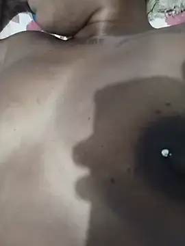 Jennyy31  live sex cam
