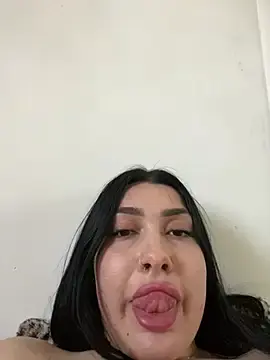 Romina6  live sex cam
