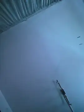 Hugo415  live sex cam