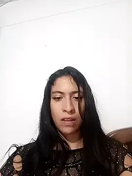Latin_girl77  live sex cam