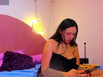 Luciarendon12  live sex cam