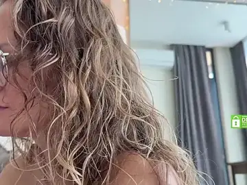 Mommy_nadin  live sex cam