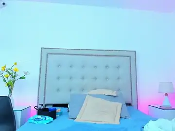 JulieeHabubu  live sex cam