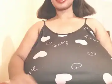 MissTits  live sex cam