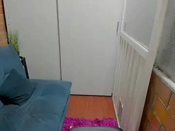 Penelope47  live sex cam