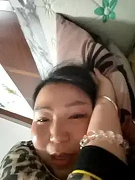 Lingling5200  live sex cam