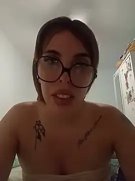 Lunamisticay34  live sex cam