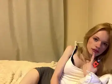 Tutsicuttie  live sex cam